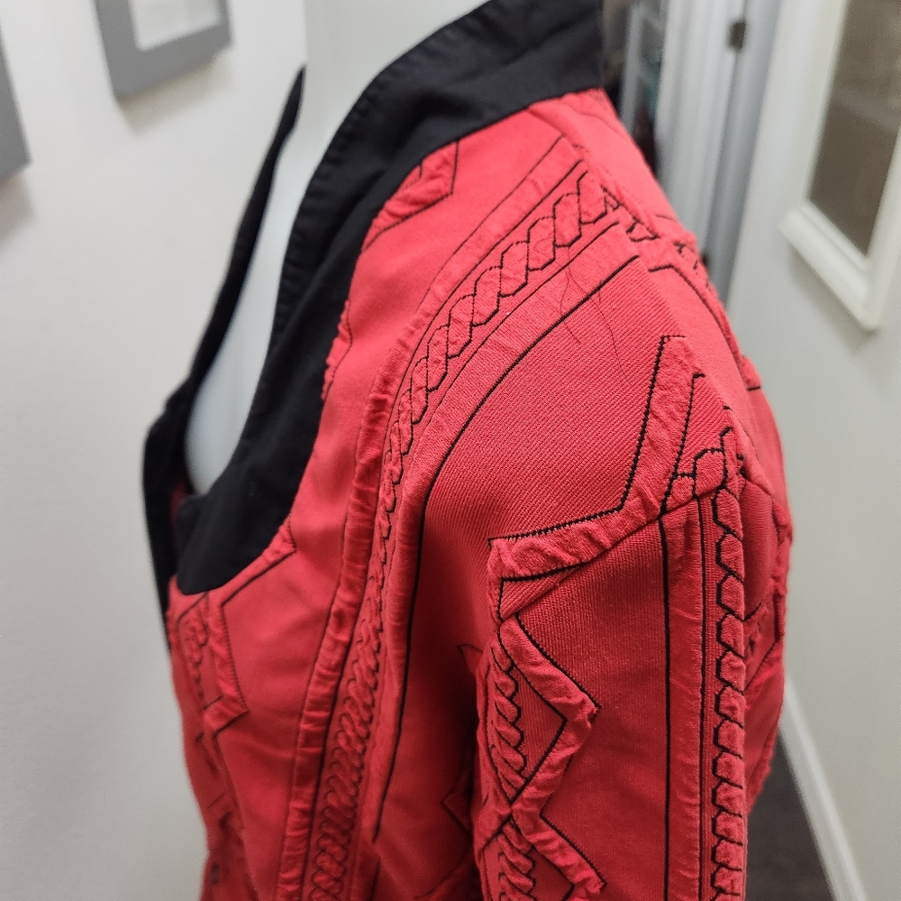 Top with Zipper - Picture 2 of 9
